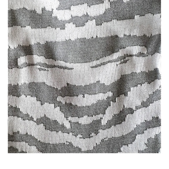 Nux Zebra Print Seamless 7/8 Leggings - Picture 5 of 5